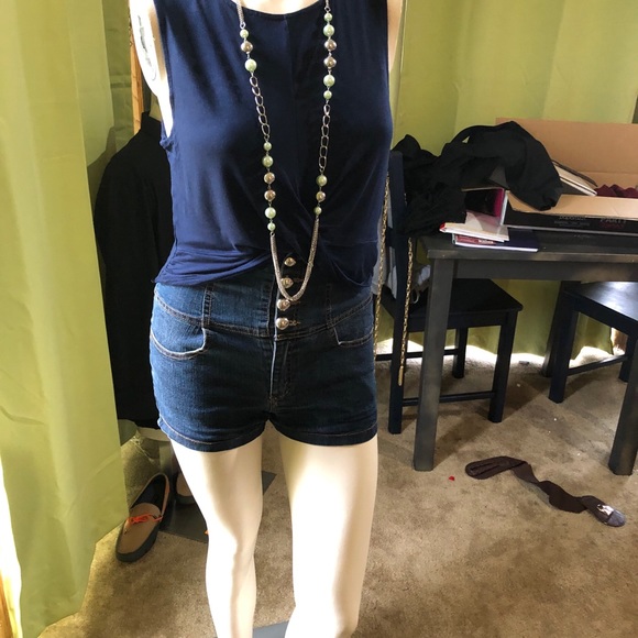 Outfit - Picture 3 of 3